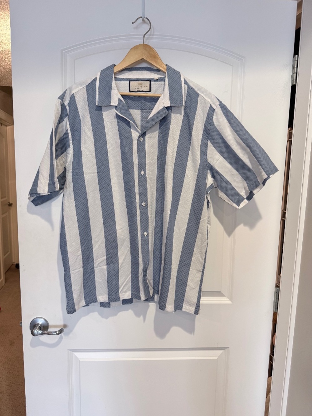 XL Lloyd and Jefferson men's short sleeve shirt